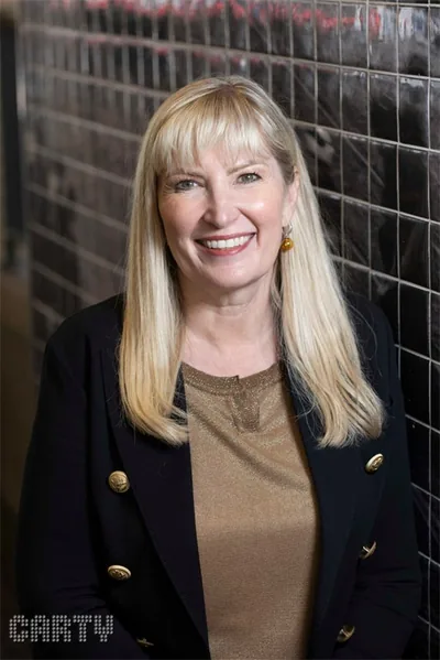 Jayne Lowell