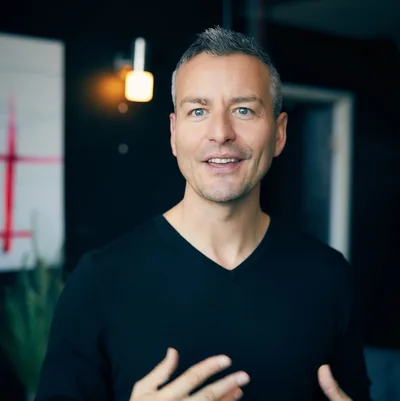 Simon DeGroot